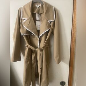 Ellen Reyes Beige w/ White Lace Trim Detail Small/Petite Belted Trench Coat NWT